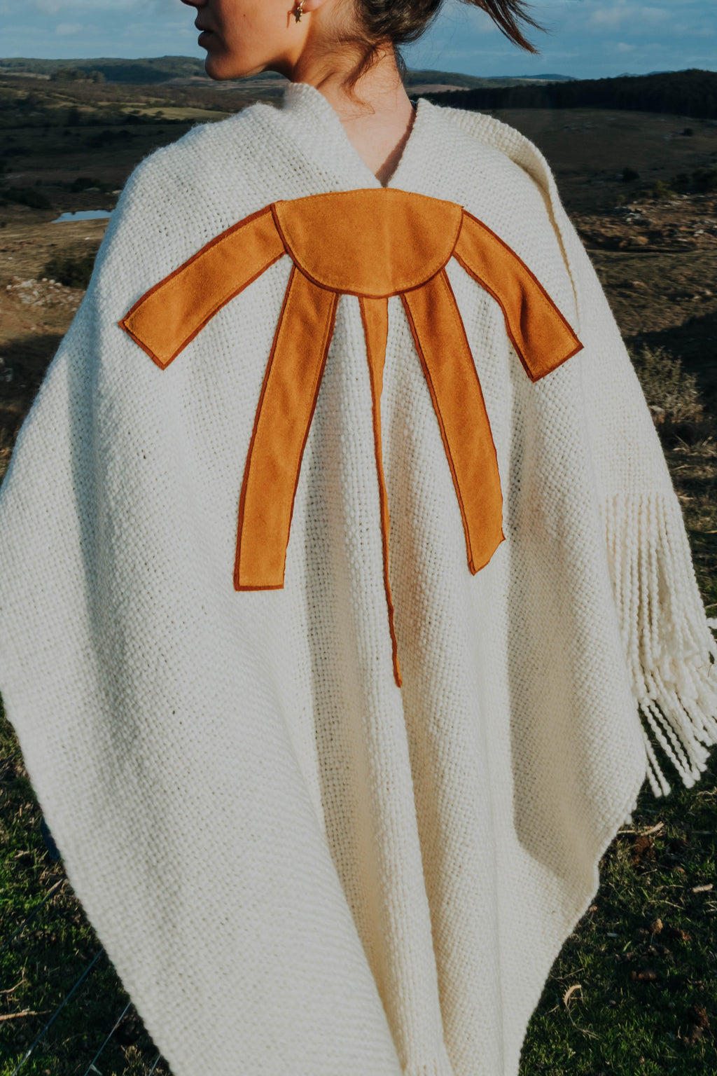 Ruana Mila Cruda con Sol