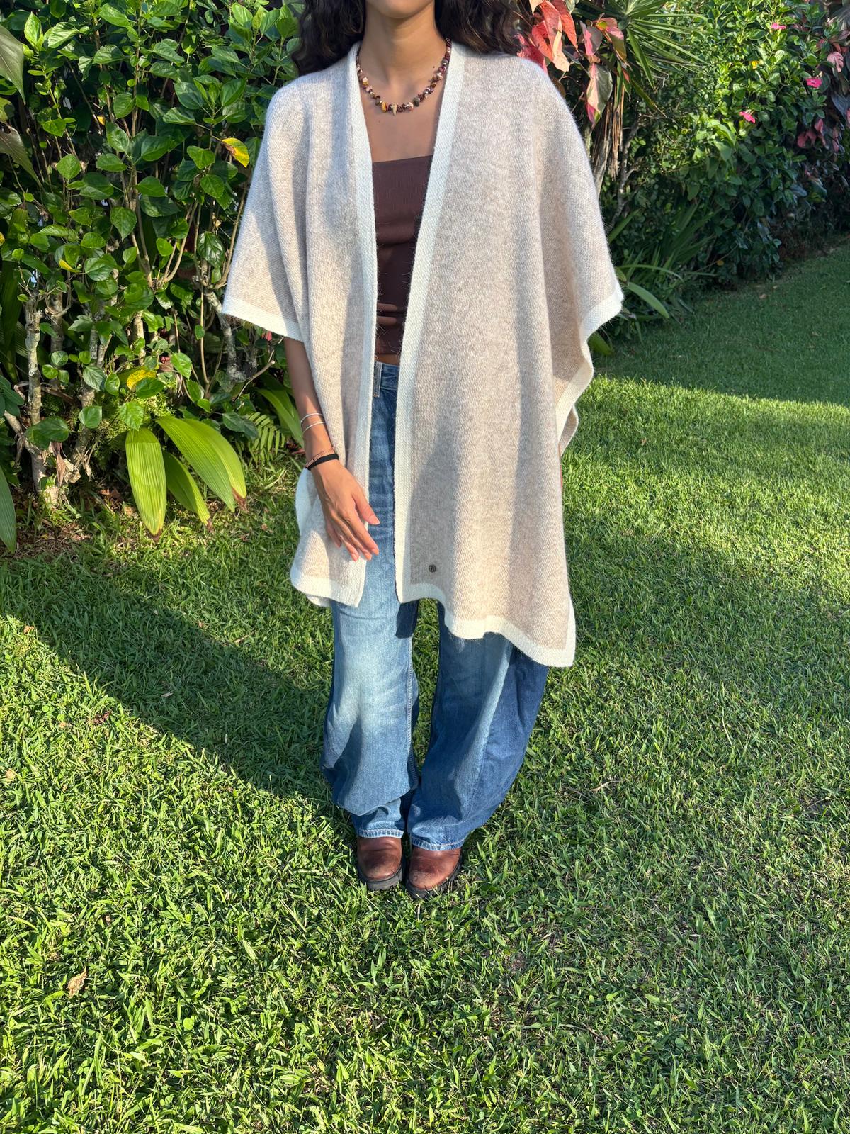 Ruana Civeta Beige con crudo