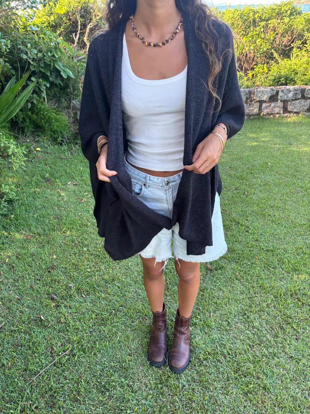 Ruana Moura Carbon