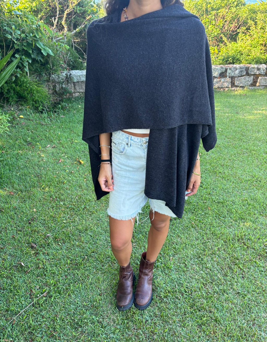 Ruana Moura Carbon