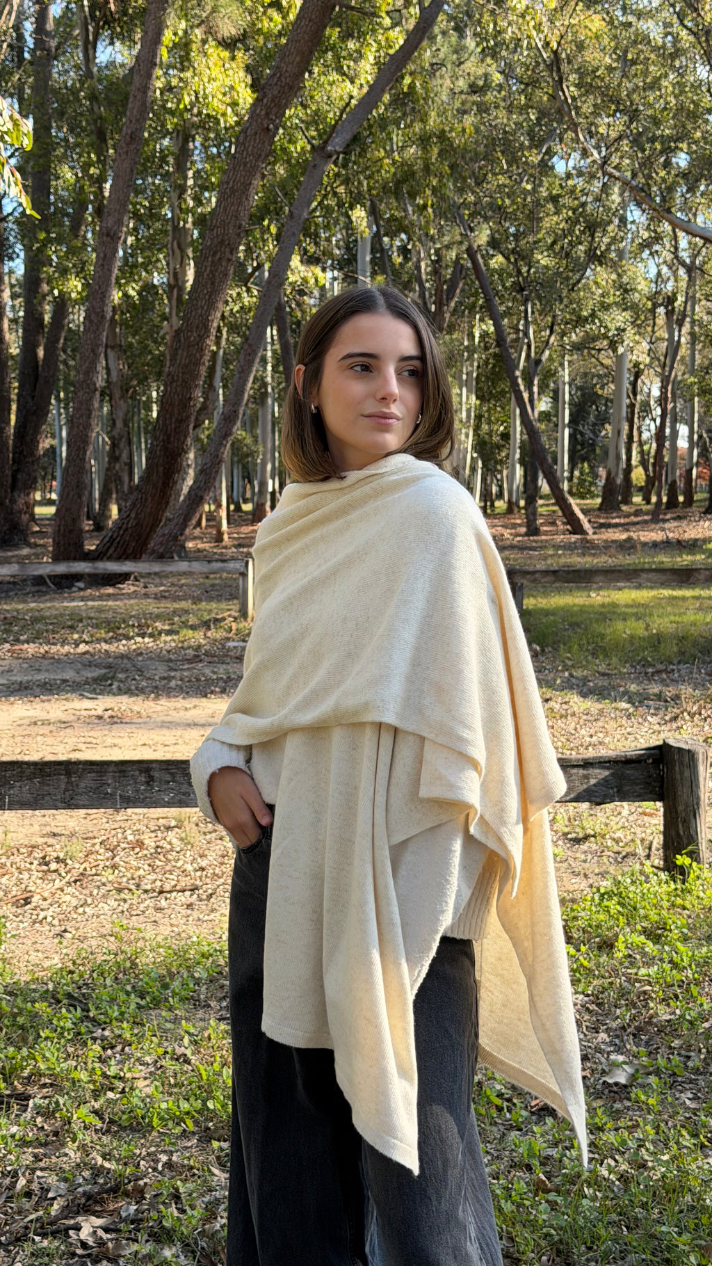 Ruana Moura cruda