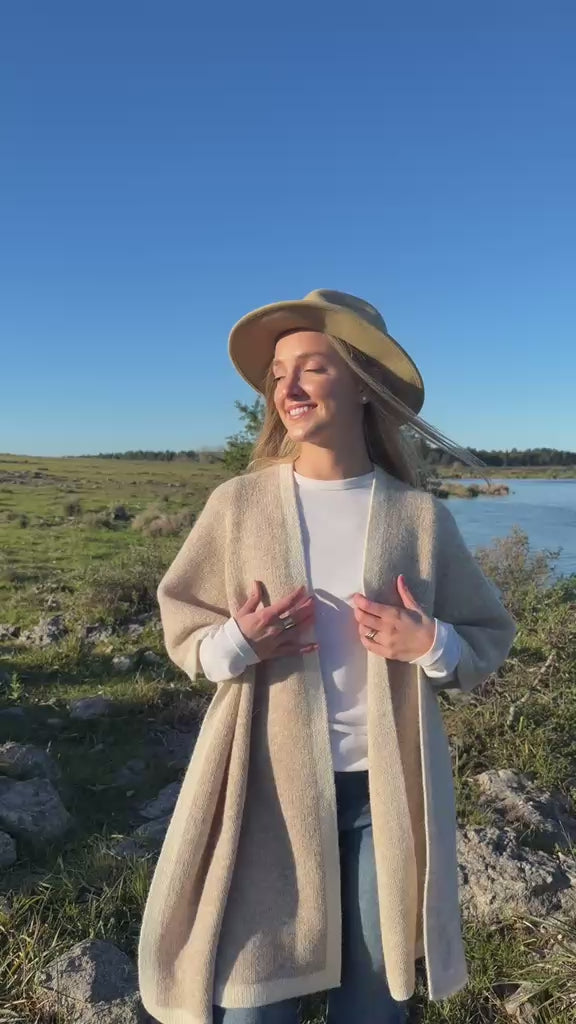 Ruana Civeta Beige con crudo